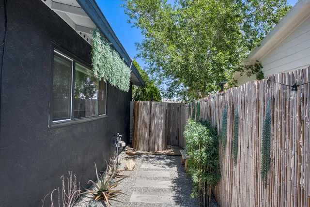 $2,450 | 61589 El Reposo Street, Joshua Tree, CA 92252