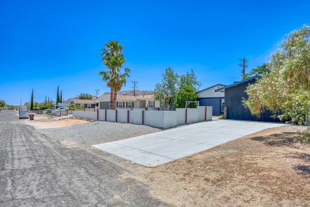 $2,450 | 61589 El Reposo Street, Joshua Tree, CA 92252