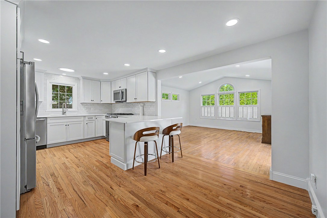 117 Larchmont Road Warwick, RI 02886 - Photo 27 of 44