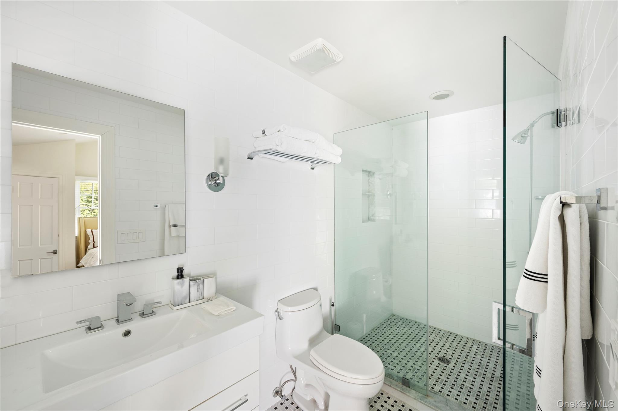 89 South Road Westhampton Beach, NY 11978 - Photo 15 of 22