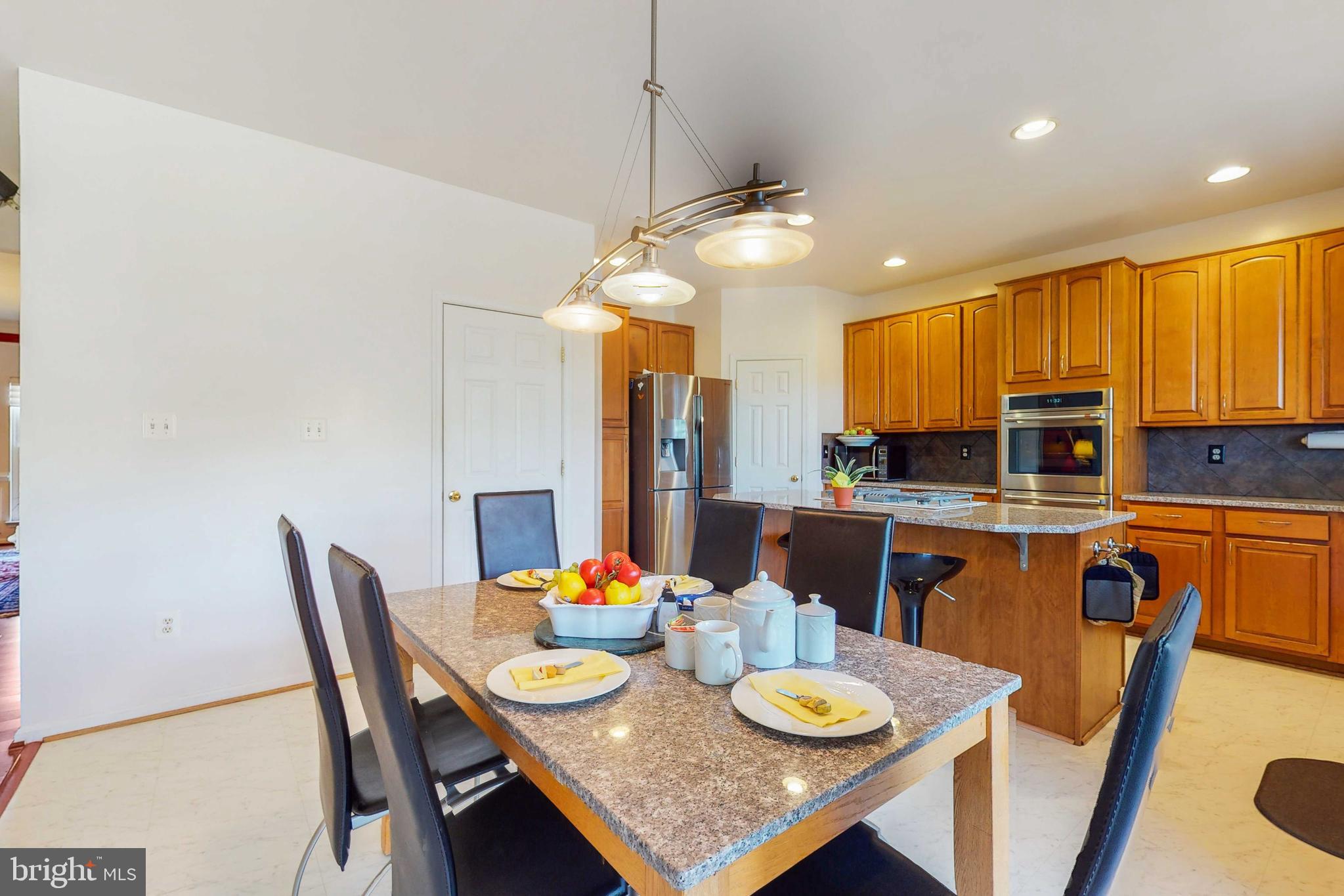14326 Ashleigh Greene Road Boyds, MD 20841 - Photo 11 of 51 Table Space Kitchen
