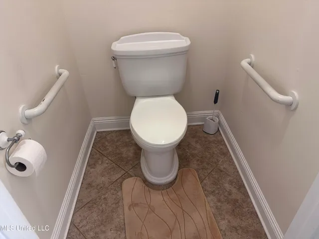 $595,000 | 8201 Pecan Ridge Drive, Moss Point, MS 39562