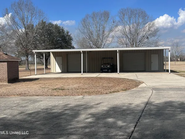 $595,000 | 8201 Pecan Ridge Drive, Moss Point, MS 39562