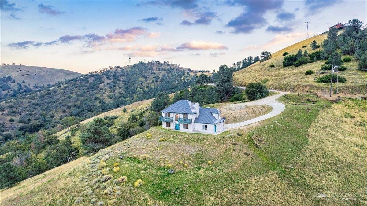 24700 Woodford-Tehachapi Road Tehachapi, CA 93561 - Photo 1 of 21 Gallery Image 1