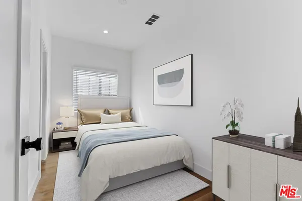 $3,600 | 2832 12th Avenue, Los Angeles, CA 90018