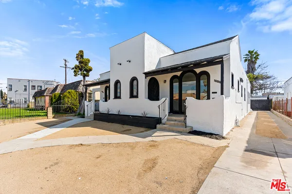 $3,600 | 2832 12th Avenue, Los Angeles, CA 90018