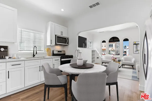 $3,600 | 2832 12th Avenue, Los Angeles, CA 90018