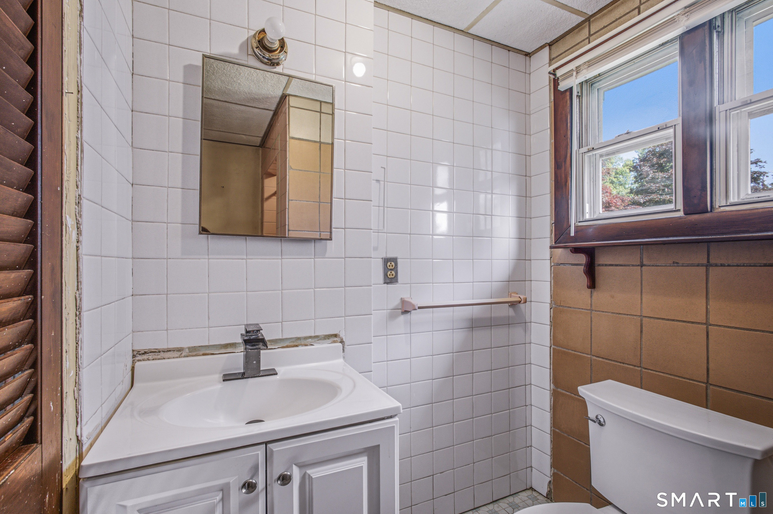 65 Sidehill Road Hamden, CT 06517 - Photo 27 of 37