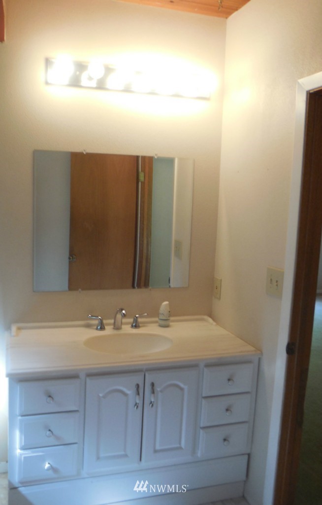 2081 Zylstra Road Oak Harbor, WA 98277 - Photo 11 of 25 Gallery Image 11