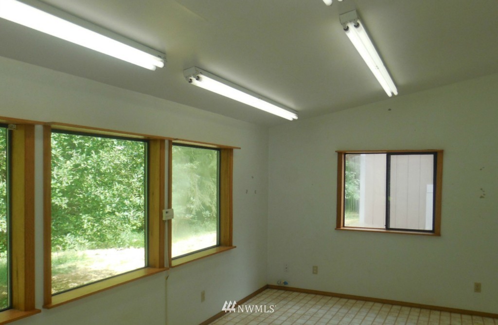 2081 Zylstra Road Oak Harbor, WA 98277 - Photo 12 of 25 Gallery Image 12