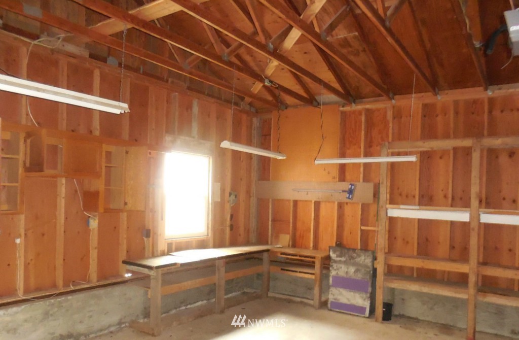 2081 Zylstra Road Oak Harbor, WA 98277 - Photo 23 of 25 Gallery Image 23