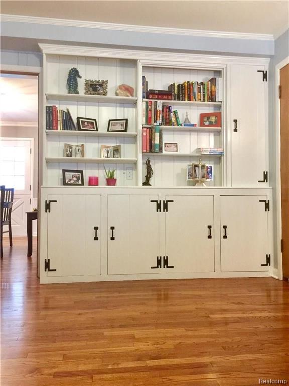 677 Shoreham Road Grosse Pointe Woods, MI 48236 - Photo 27 of 32