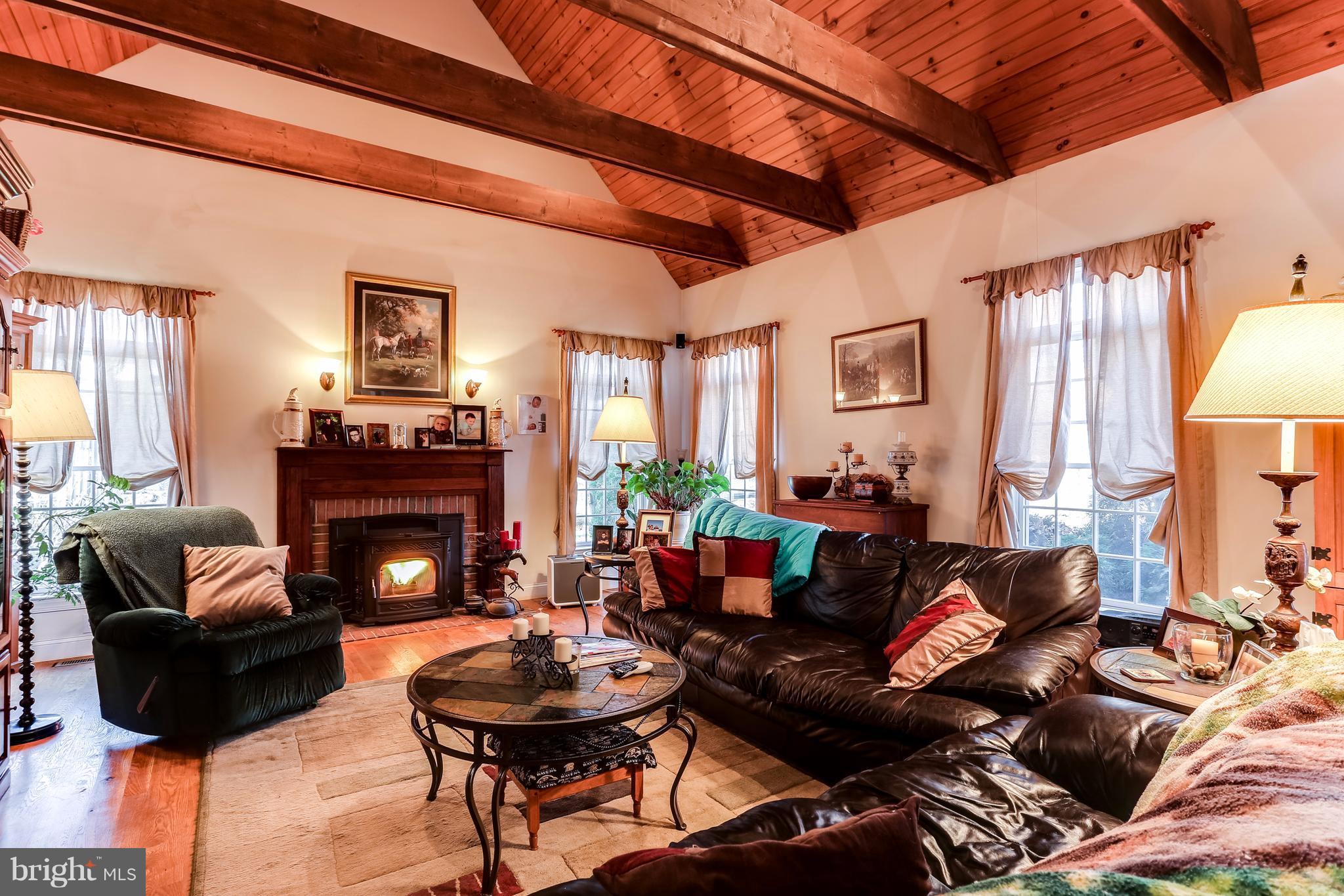 1521 Cold Bottom Road Sparks, MD 21152 - Photo 6 of 22 Living Room