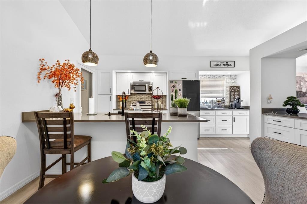 222 Linger Lane Sun City Center, FL 33573 - Photo 7 of 50