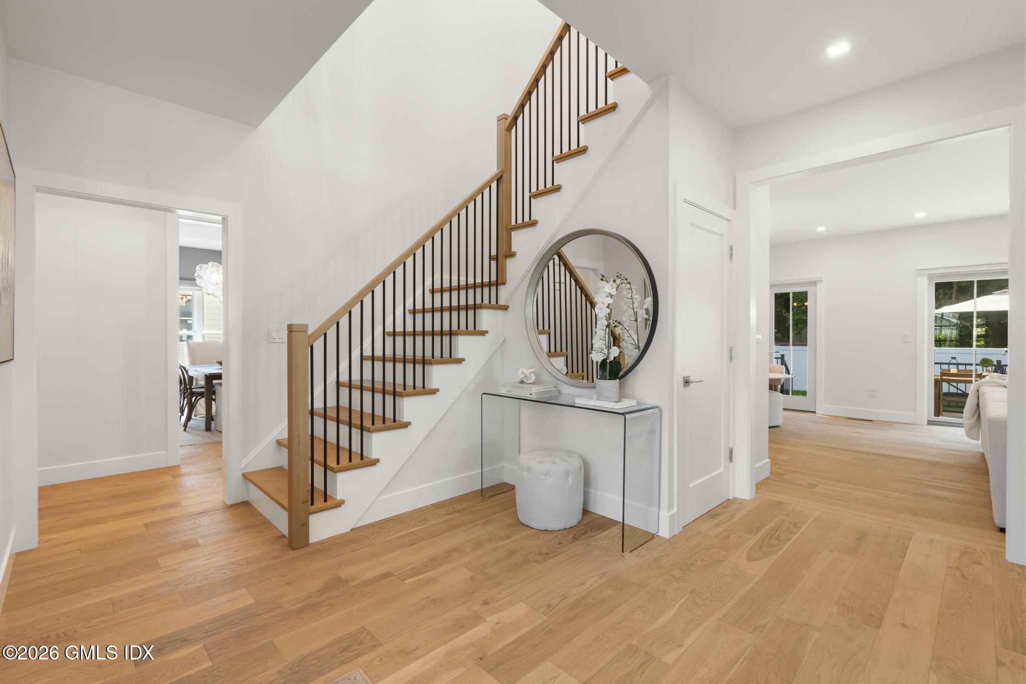 89 Indian Field Road Greenwich, CT 06830 - Photo 7 of 55 1.21 Entrance 2