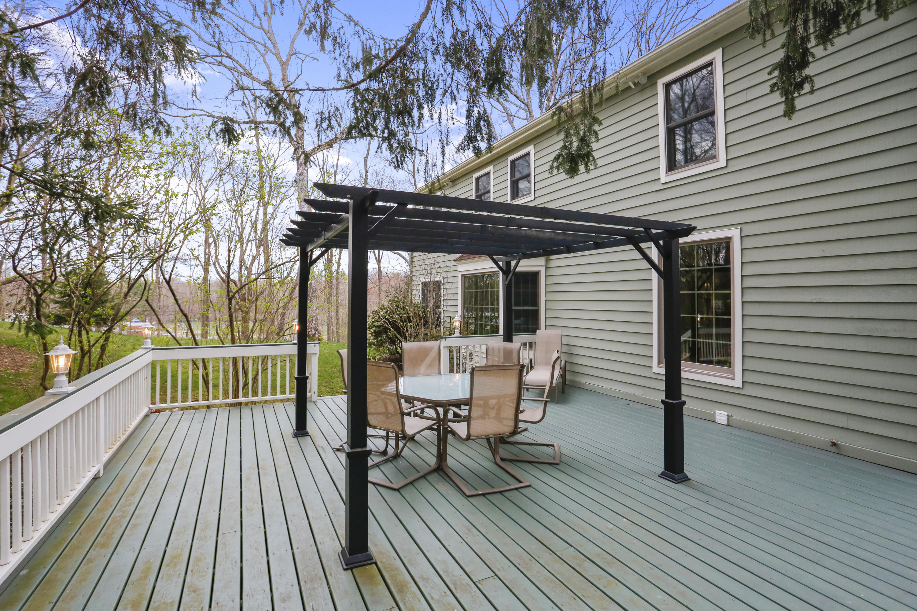 111 Little Brook Road New Canaan, CT 06840 - Photo 31 of 42 035