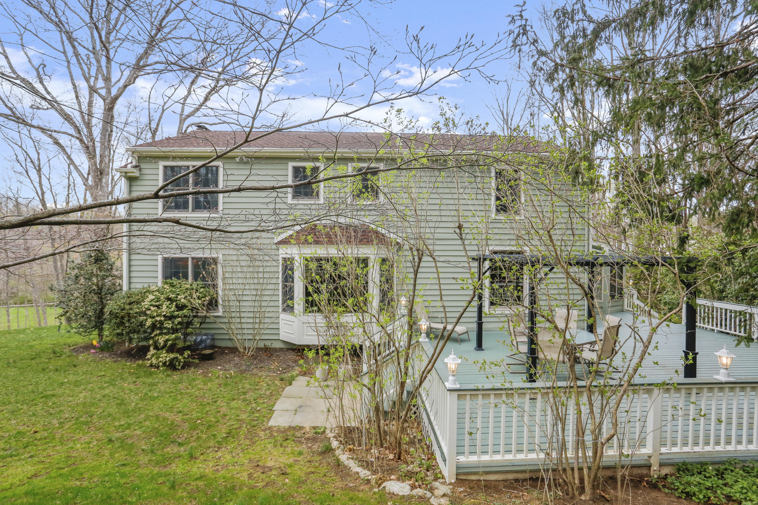 111 Little Brook Road New Canaan, CT 06840 - Photo 33 of 42 040