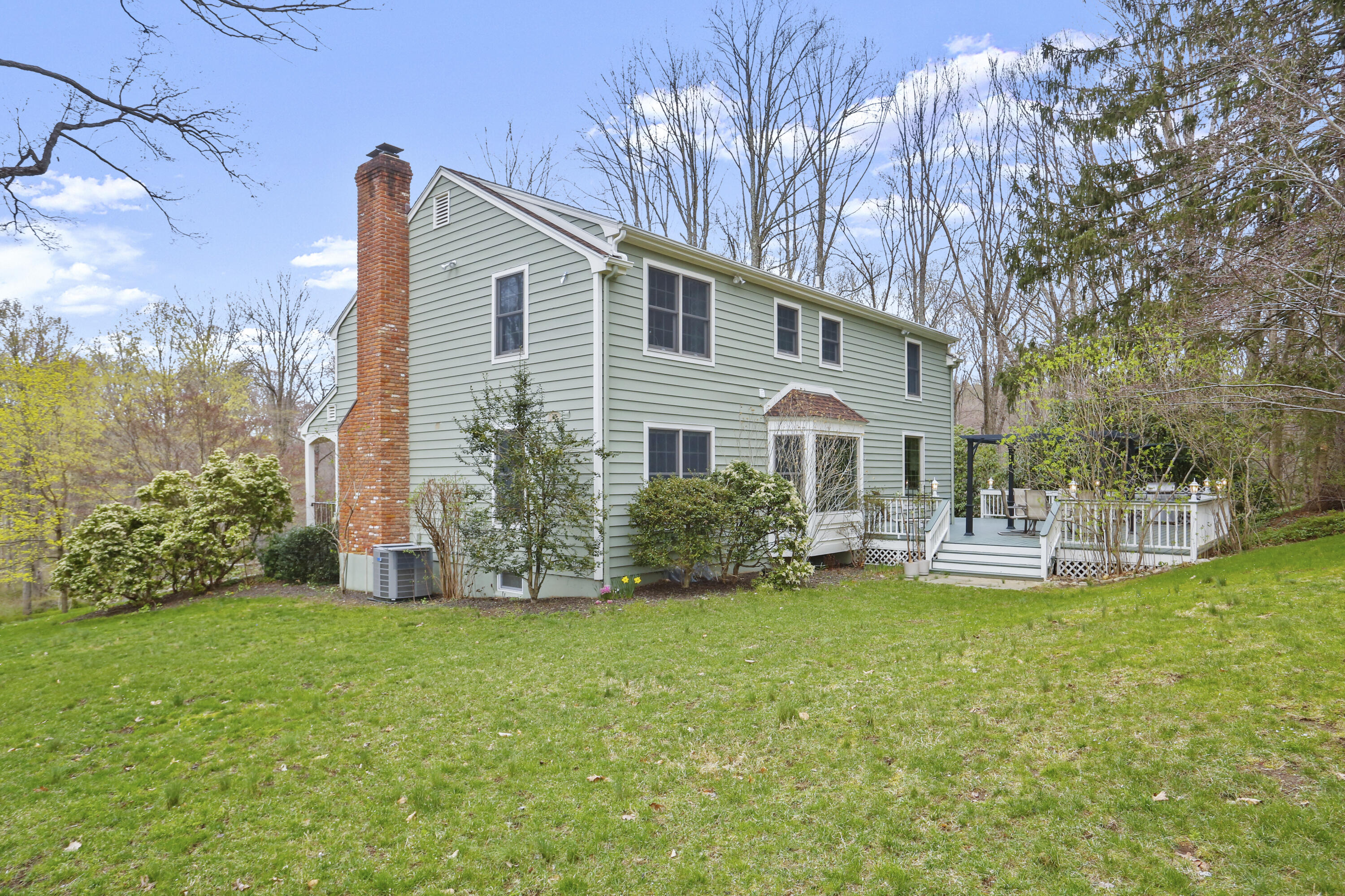 111 Little Brook Road New Canaan, CT 06840 - Photo 34 of 42 043