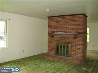 2695 Shaws Corner Road Clayton, DE 19938 - Photo 2 of 6 Family Room