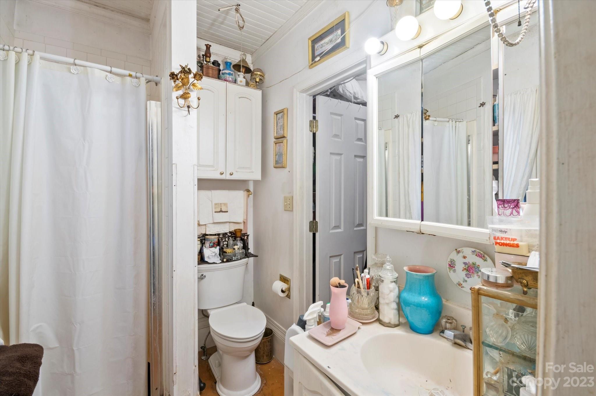 227 Markham Road Tryon, NC 28782 - Photo 15 of 34 Gallery Image 15
