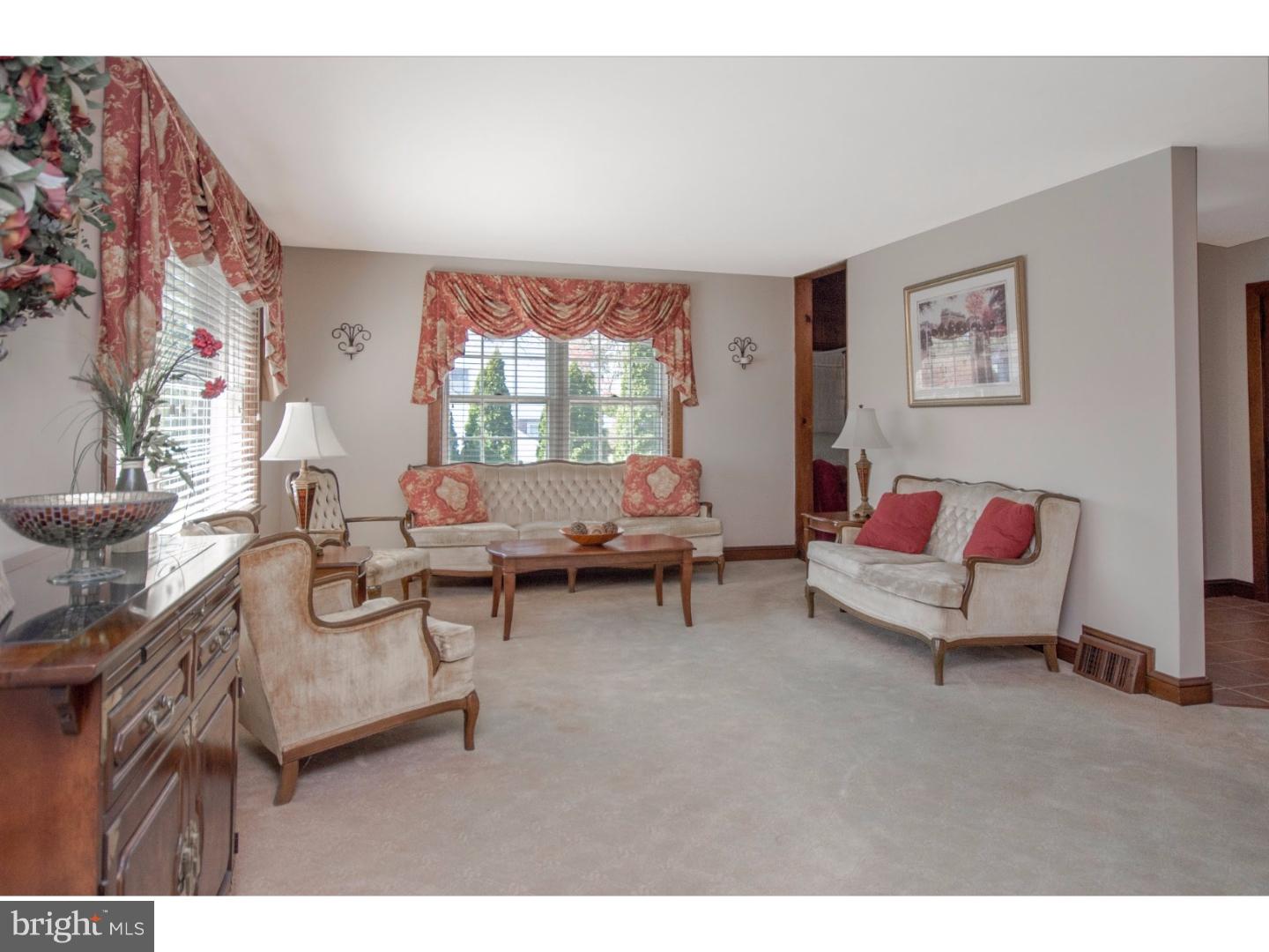 601 Beatty Road Springfield, PA 19064 - Photo 11 of 25 Living Room