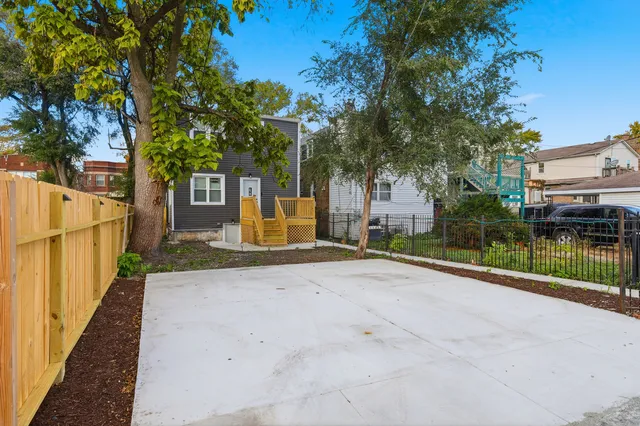 $2,500 | 7823 South May Street, Chicago, IL 60620