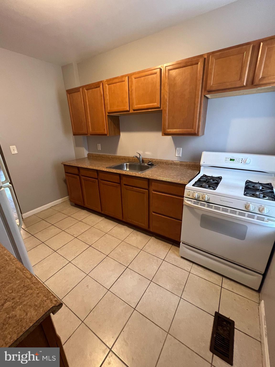 3906 Fairfax Road Baltimore, MD 21216 - Photo 8 of 28
