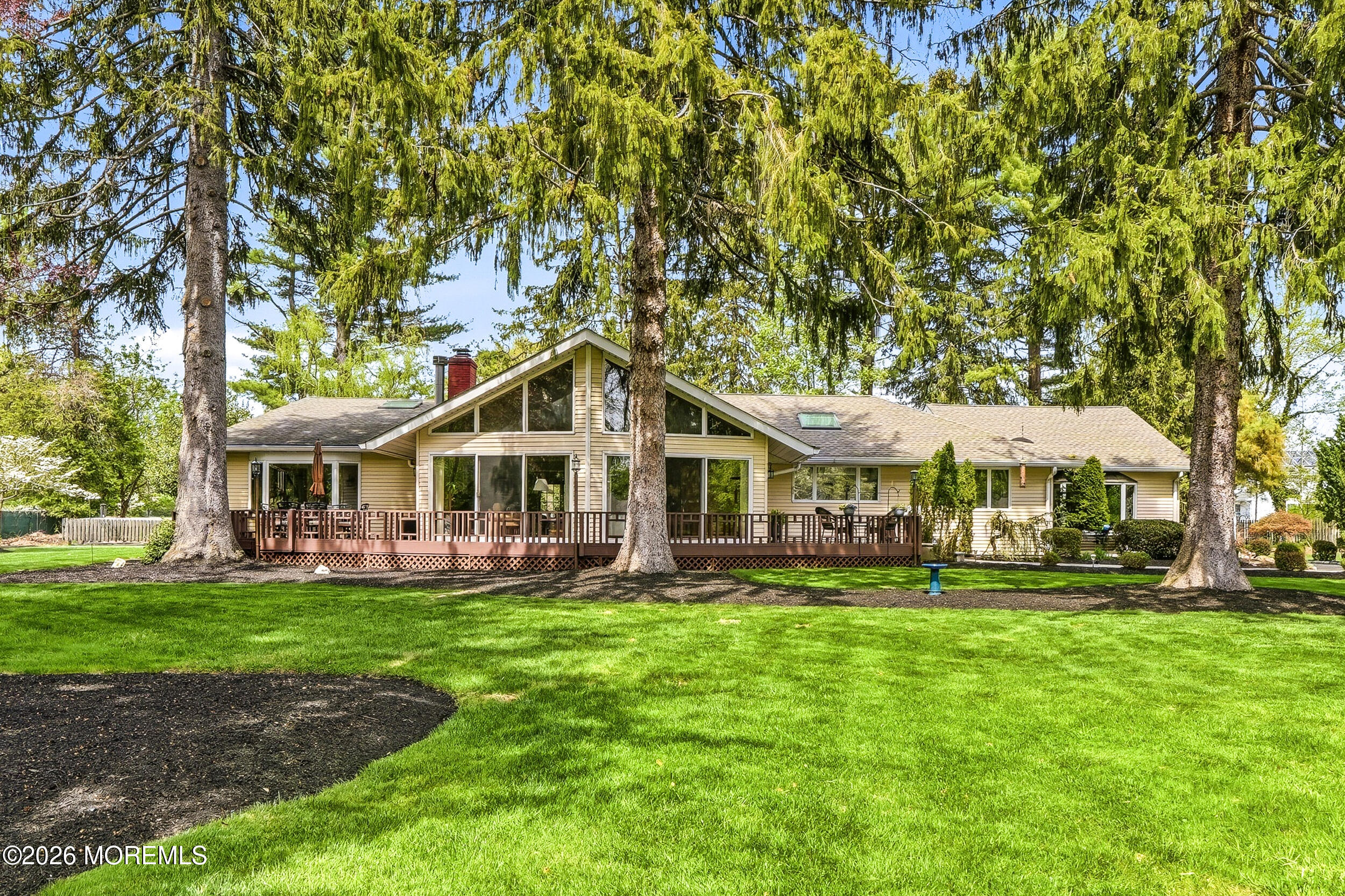 65 Alexander Drive Red Bank, NJ 07701 - Photo 2 of 87 012