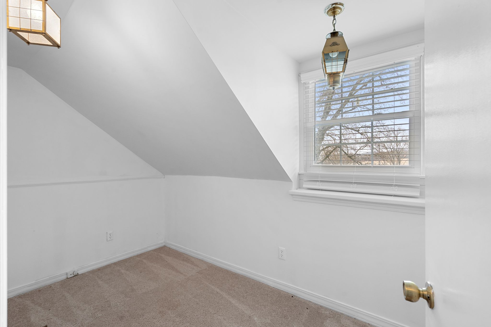 420 Beechwood Road Bell Buckle, TN 37020 - Photo 31 of 57 a view of empty room with windows