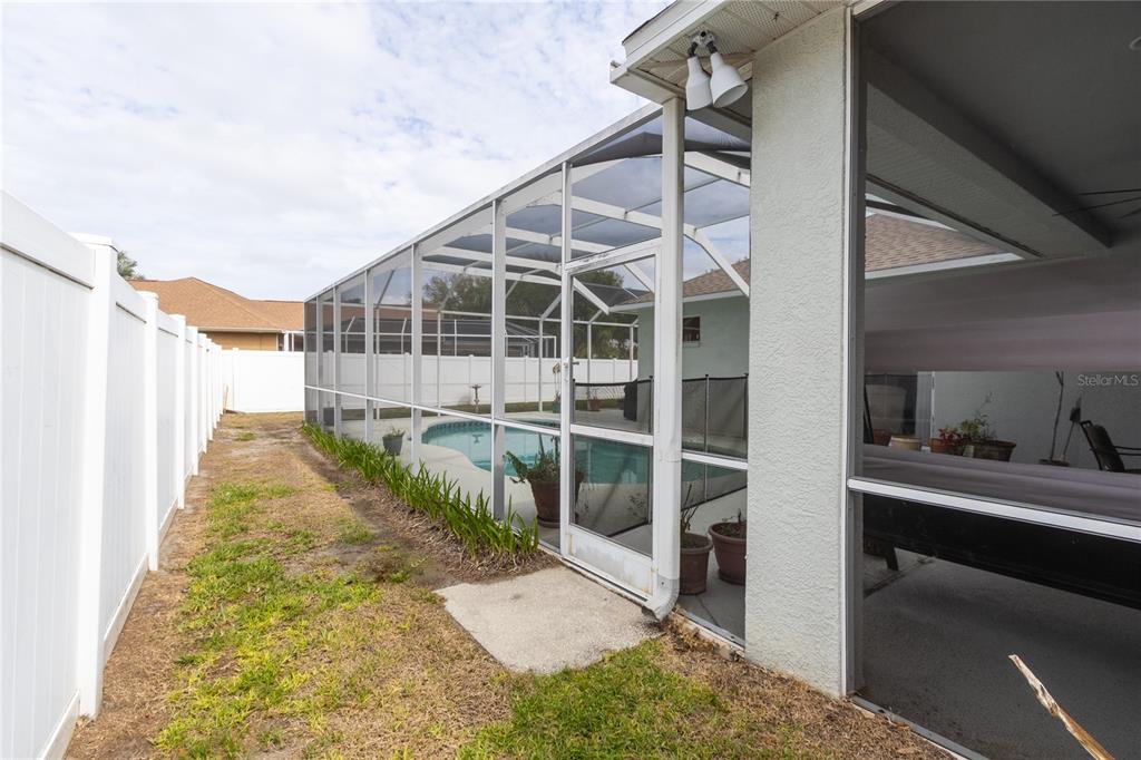 1812 Flower Branch Way Valrico, FL 33594 - Photo 38 of 42