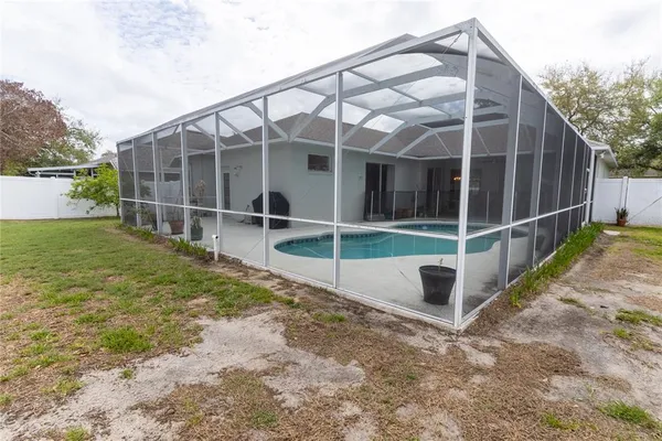 $490,000 | 1812 Flower Branch Way, Valrico, FL 33594