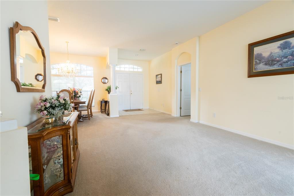 1812 Flower Branch Way Valrico, FL 33594 - Photo 4 of 42