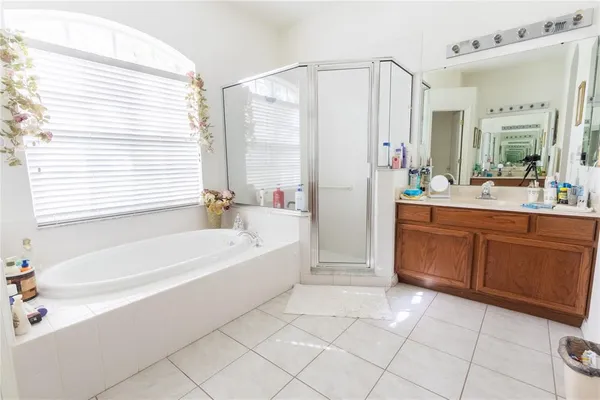 $490,000 | 1812 Flower Branch Way, Valrico, FL 33594