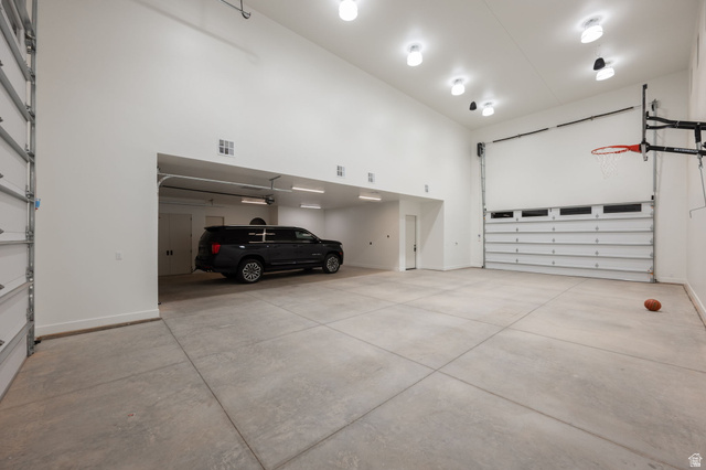 4871 South Homestead Way Washington, UT 84780 - Photo 105 of 151 Garage with baseboards