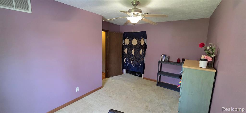 5404 Wexford Road Lansing, MI 48911 - Photo 18 of 40 Gallery Image 18