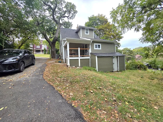 $219,900 | 9 North Jackson Street, Elgin, IL 60123