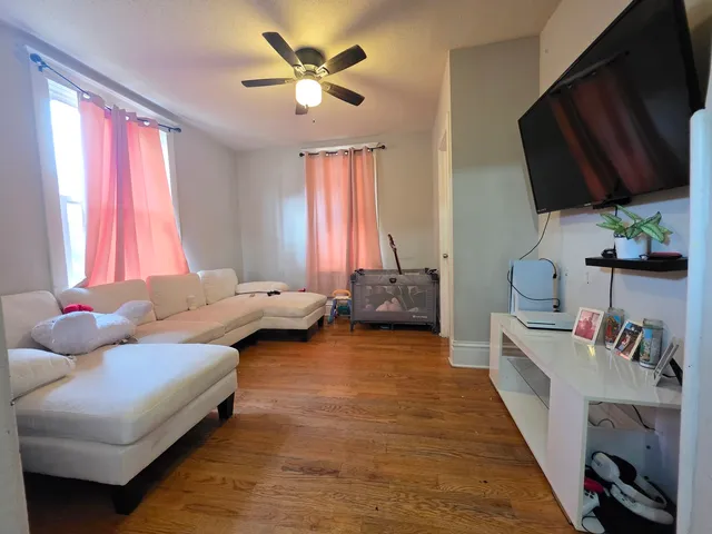 $219,900 | 9 North Jackson Street, Elgin, IL 60123