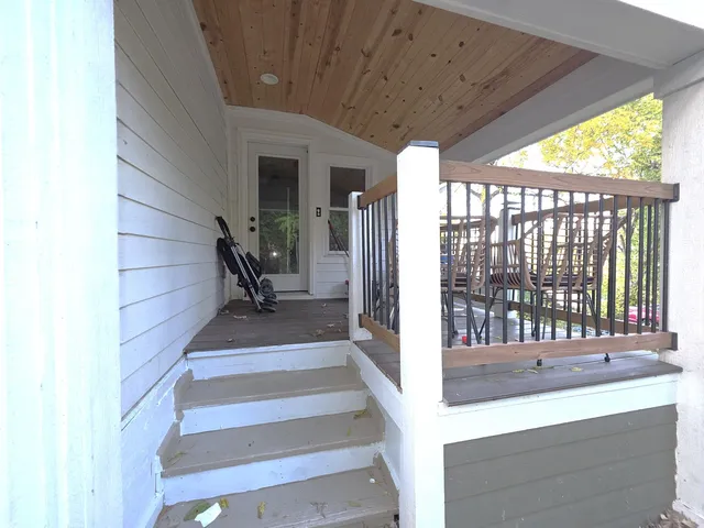 $219,900 | 9 North Jackson Street, Elgin, IL 60123