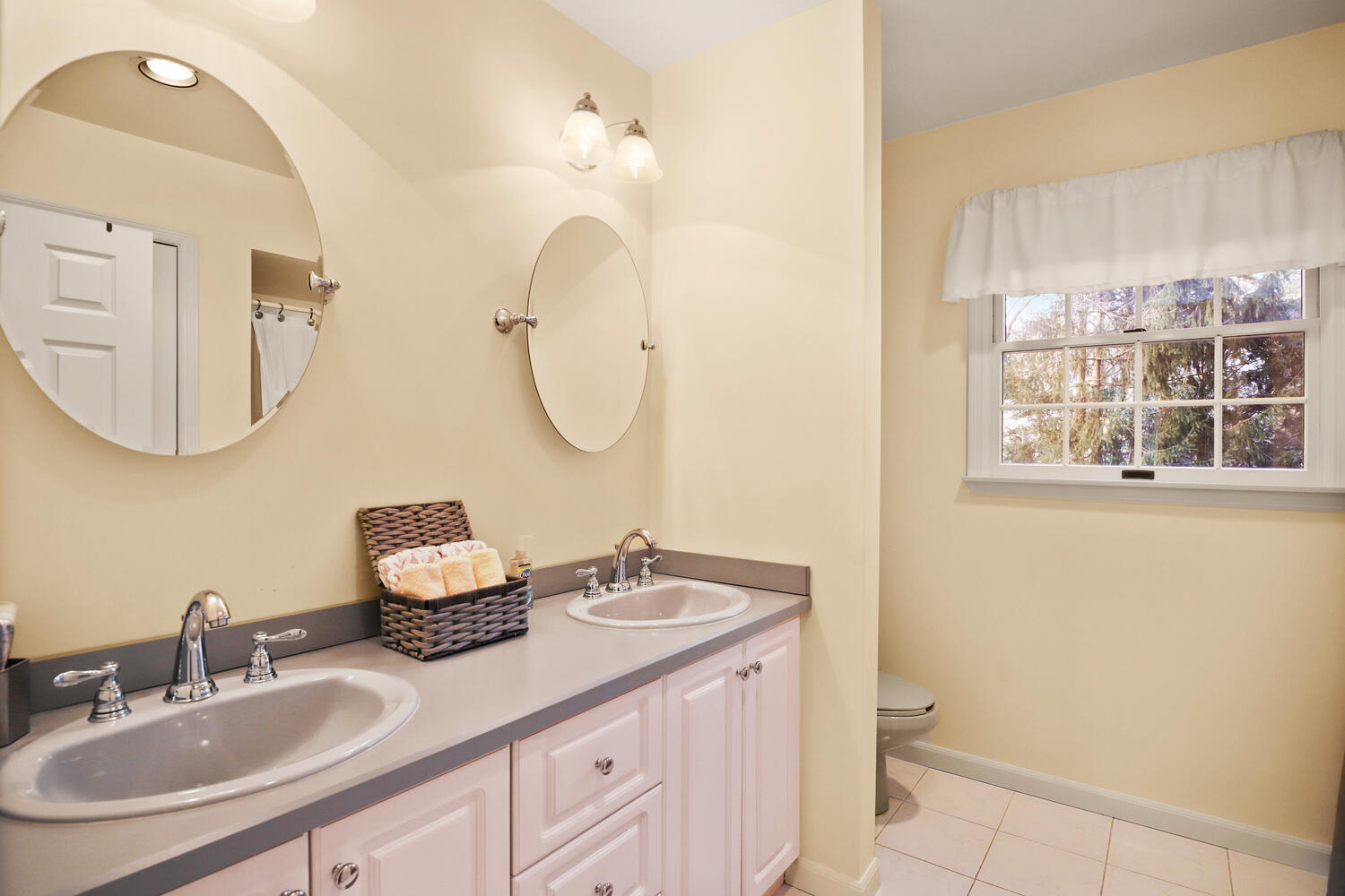 481 Flax Hill Road Norwalk, CT 06854 - Photo 17 of 28 481 Flax Hill Rd Norwalk CT-large-029-02