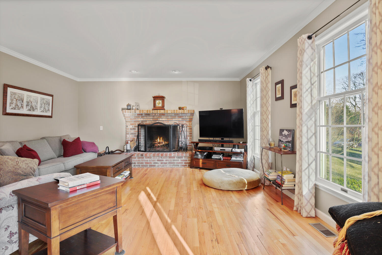481 Flax Hill Road Norwalk, CT 06854 - Photo 7 of 28 481 Flax Hill Rd Norwalk CT-large-010-00