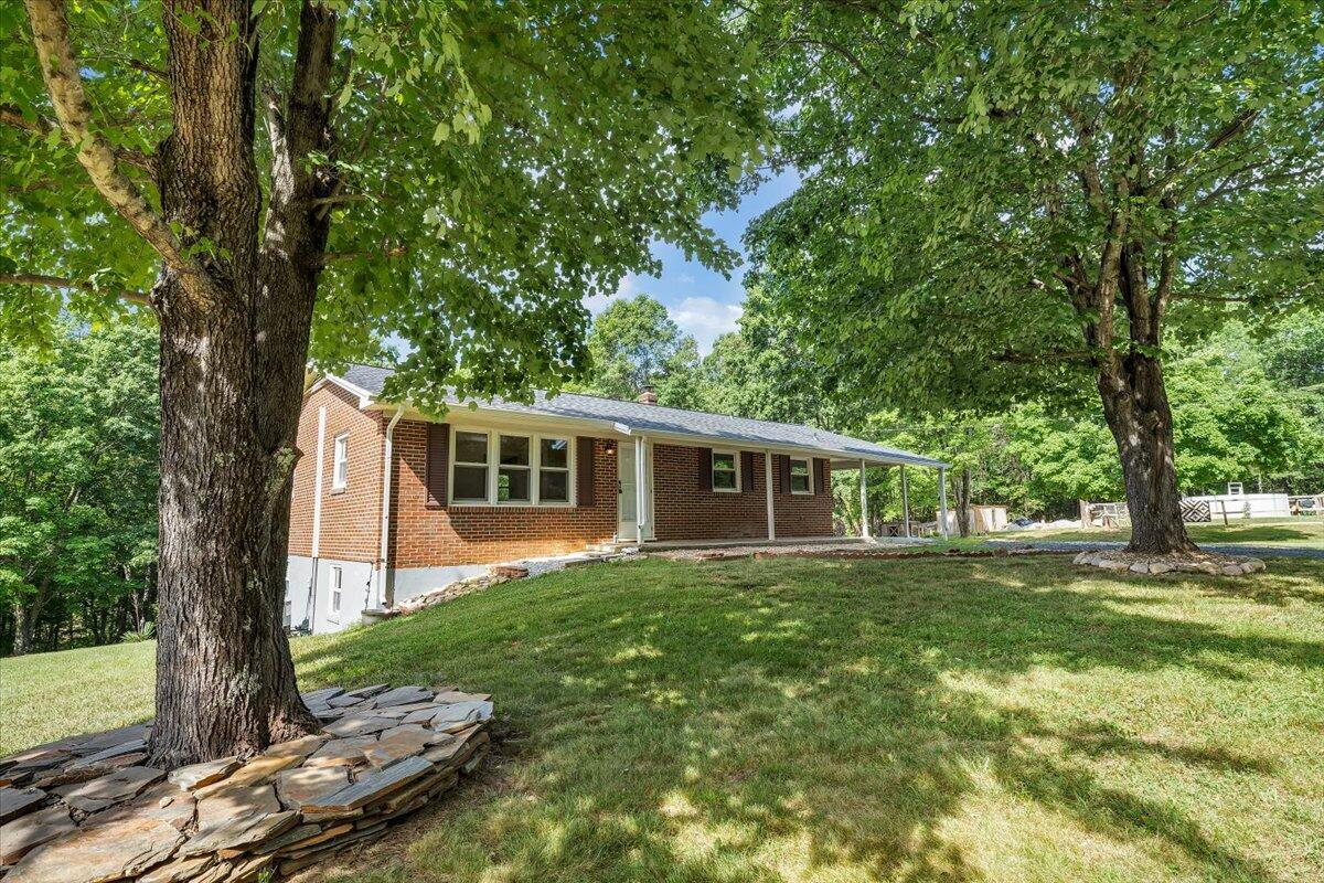 220 Gray Ridge Road Henry, VA 24102 - Photo 1 of 30 31-MIB01784