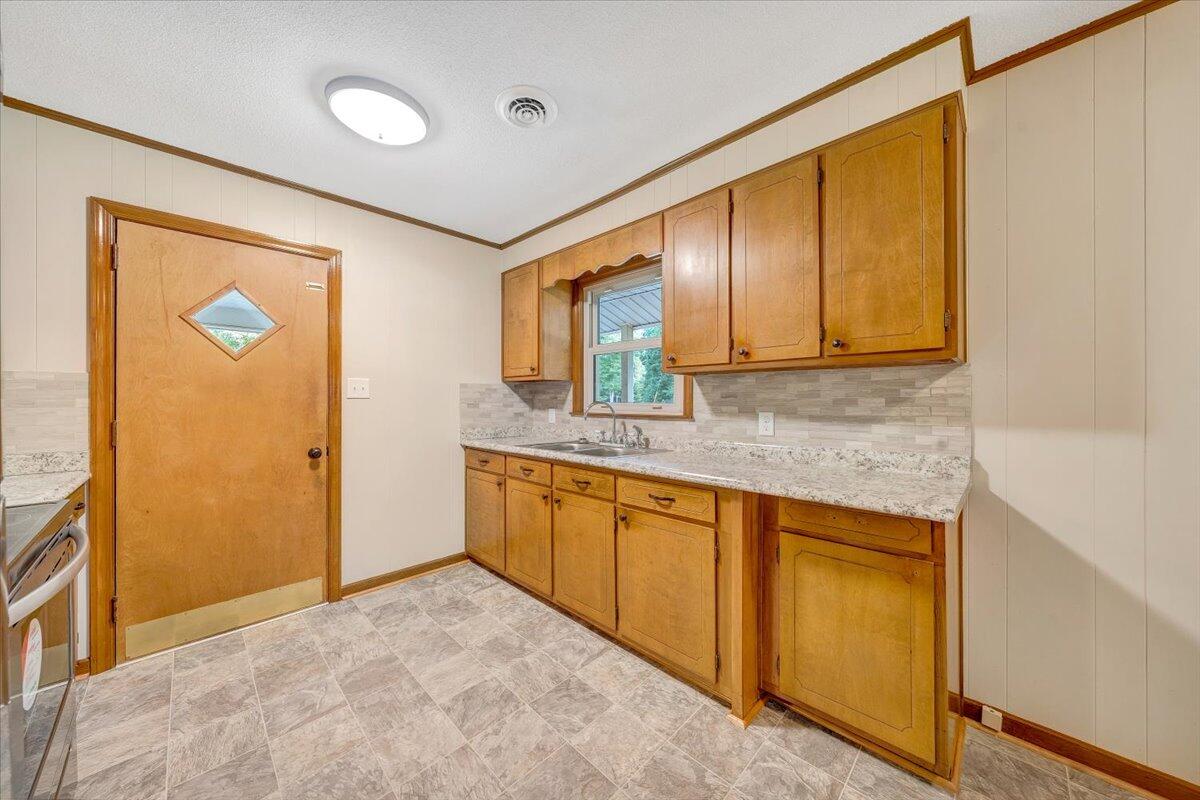 220 Gray Ridge Road Henry, VA 24102 - Photo 8 of 30 08-MIB01703