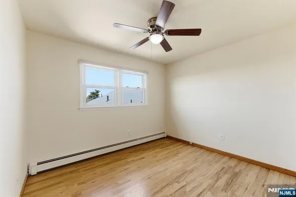 $2,900 | 370 Henry Street, Unit 2, Fairview, NJ 07022