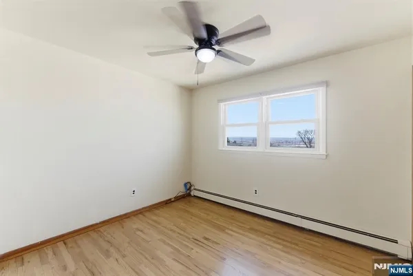 $2,900 | 370 Henry Street, Unit 2, Fairview, NJ 07022