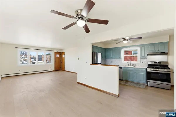 $2,900 | 370 Henry Street, Unit 2, Fairview, NJ 07022