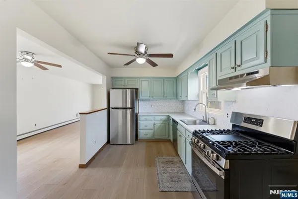 $2,900 | 370 Henry Street, Unit 2, Fairview, NJ 07022