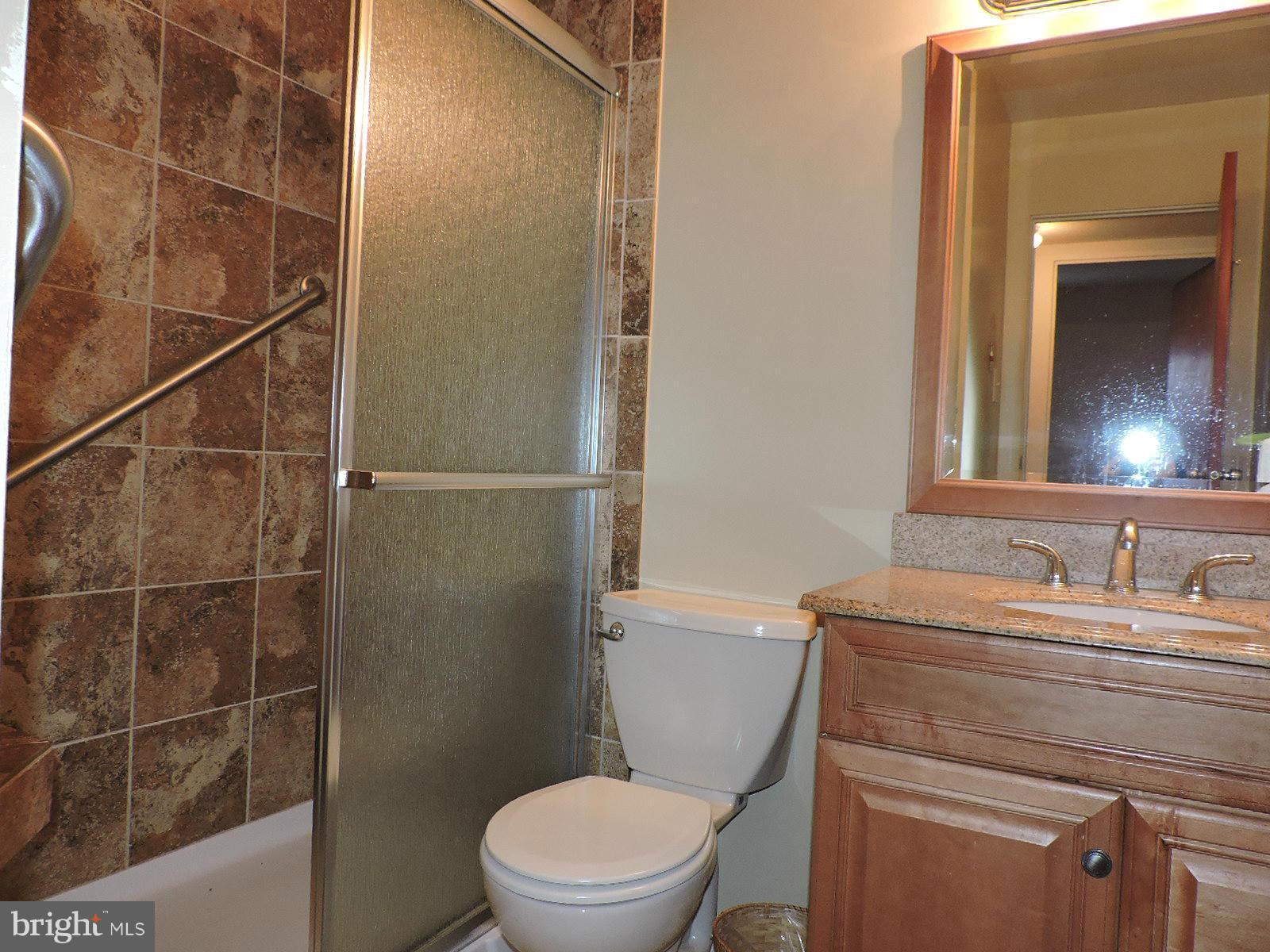606 Poplar Road Sterling, VA 20164 - Photo 10 of 24 Full Bath with Ceramic Tile