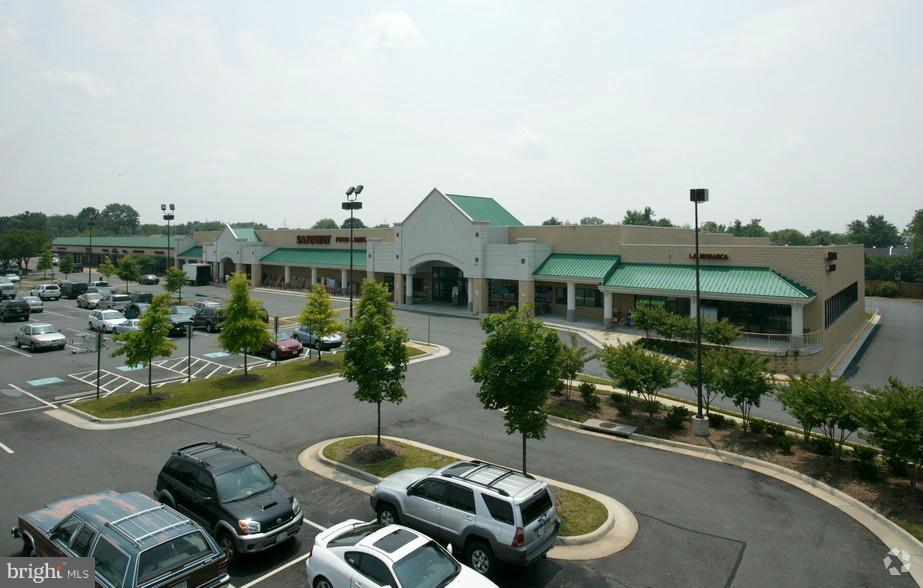 606 Poplar Road Sterling, VA 20164 - Photo 23 of 24 Sterling Plaza Center nearby
