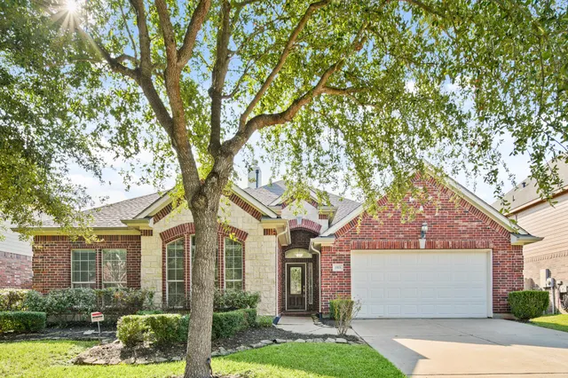 $2,800 | 1915 Stable Stone Lane, Pearland, TX 77581