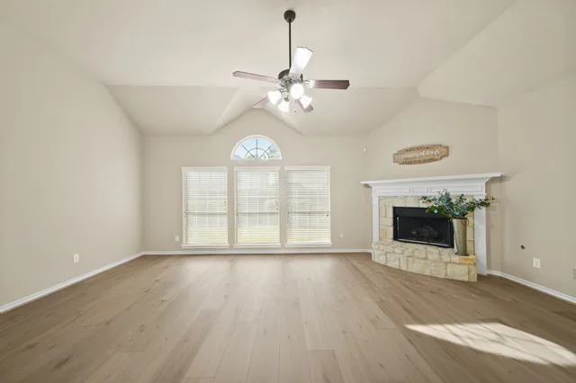 $2,800 | 1915 Stable Stone Lane, Pearland, TX 77581